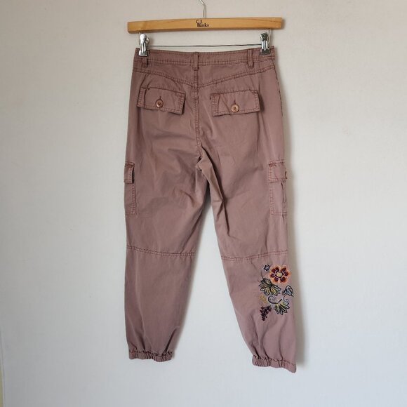 Sundance Vivant Floral Embroidered Cargo Ankle-Zip Cropped Pant Zip Pocket Lilac - Picture 8 of 11